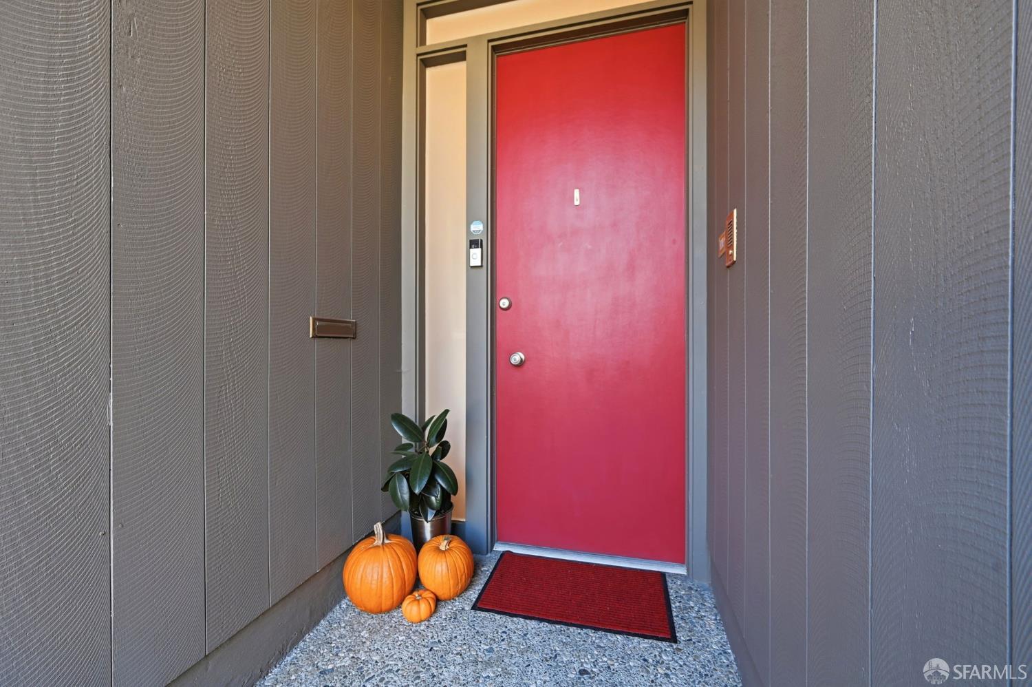 10 Topaz Way