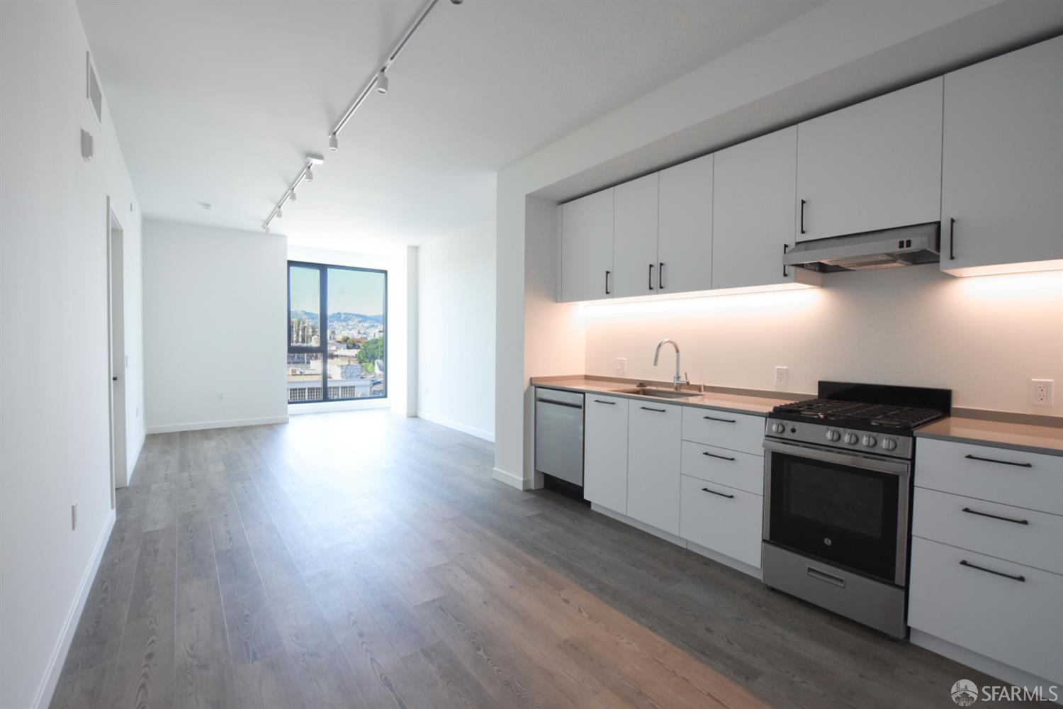 395 6th Street BE1
