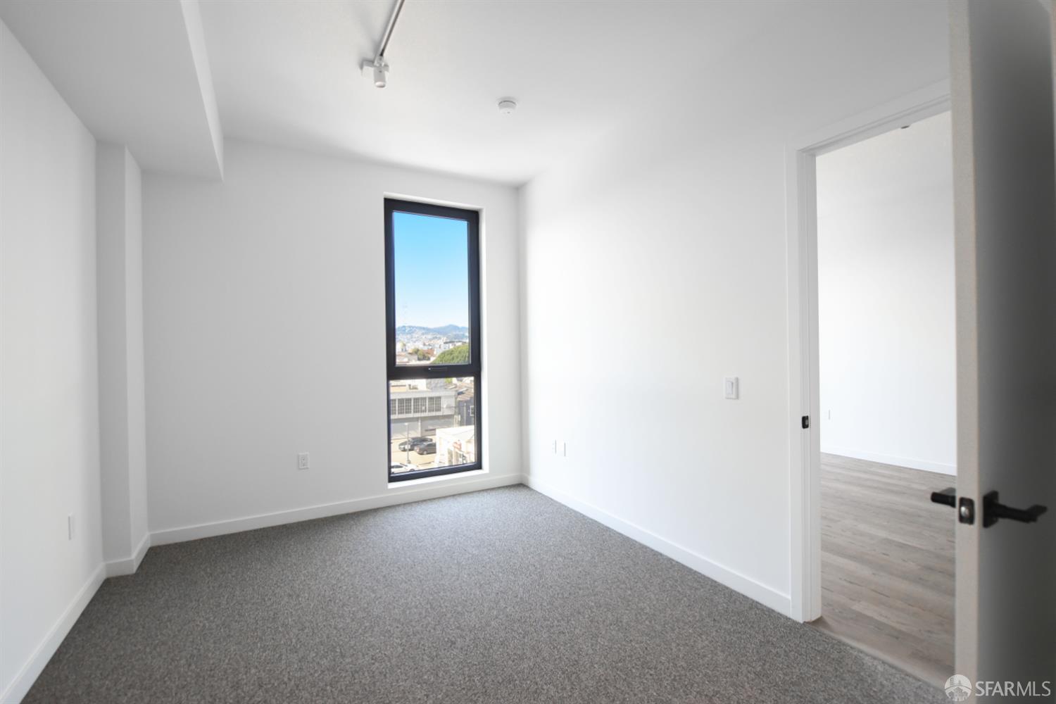 395 6th Street BE1
