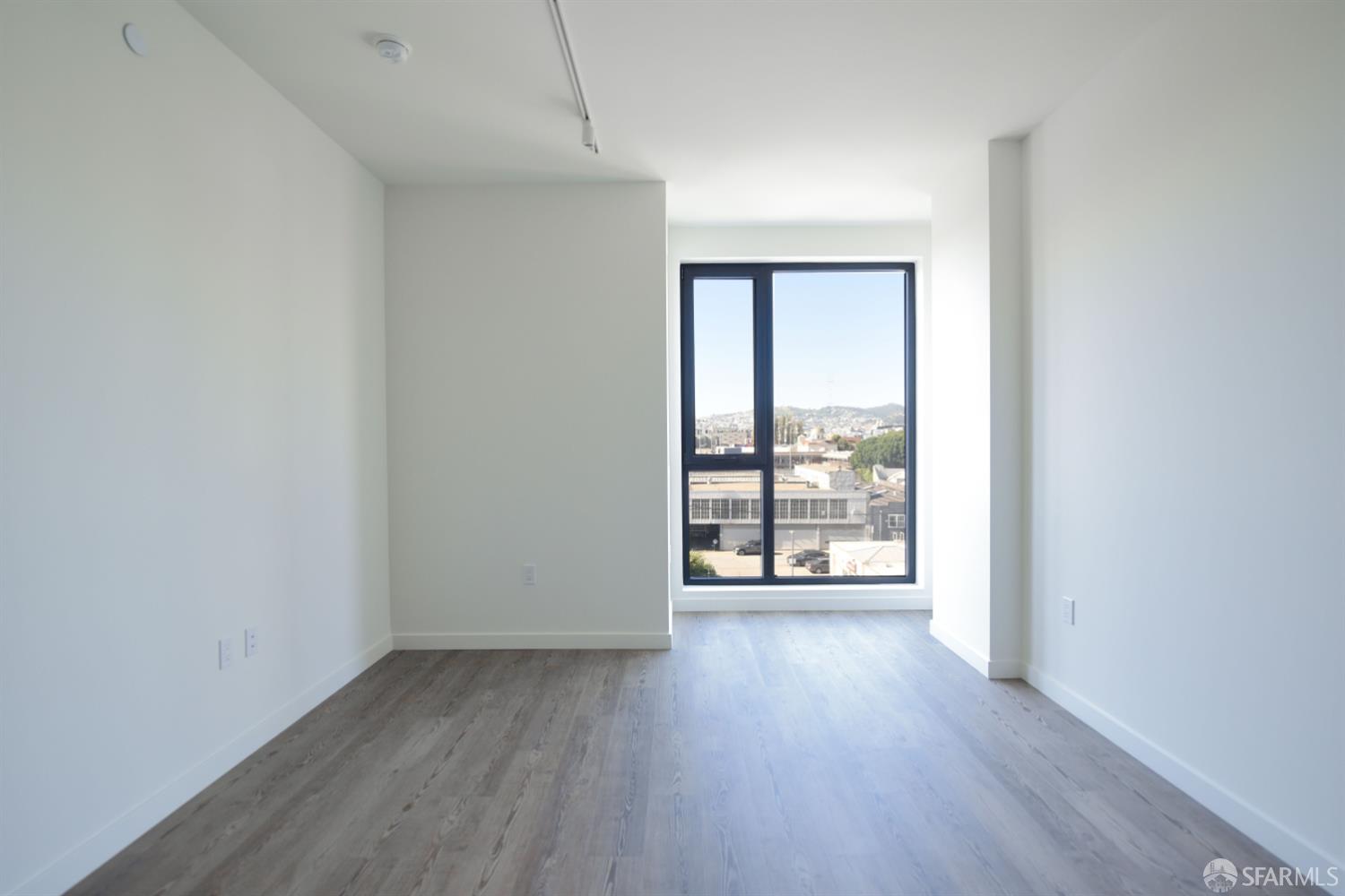 395 6th Street BE1
