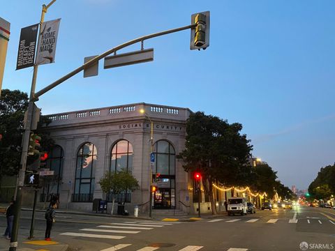 1098 Valencia Street San Francisco CA 94110