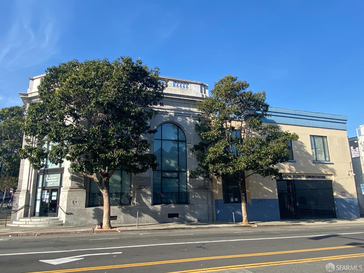 1098 Valencia Street