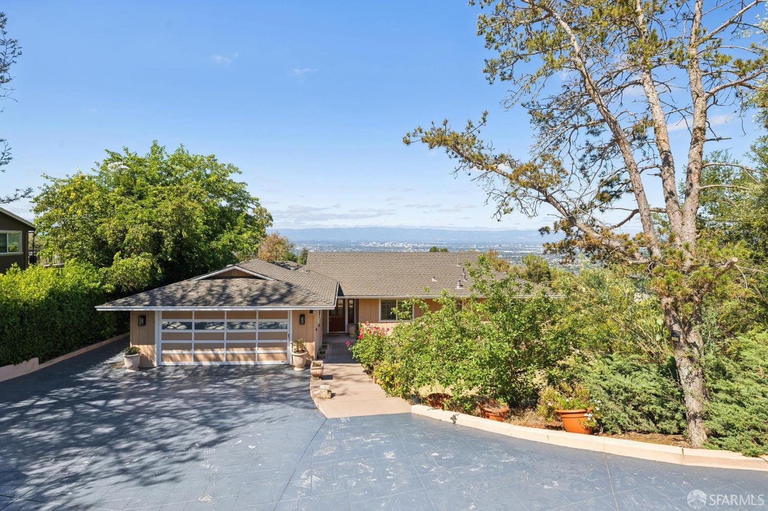 10125 Roseview Drive
