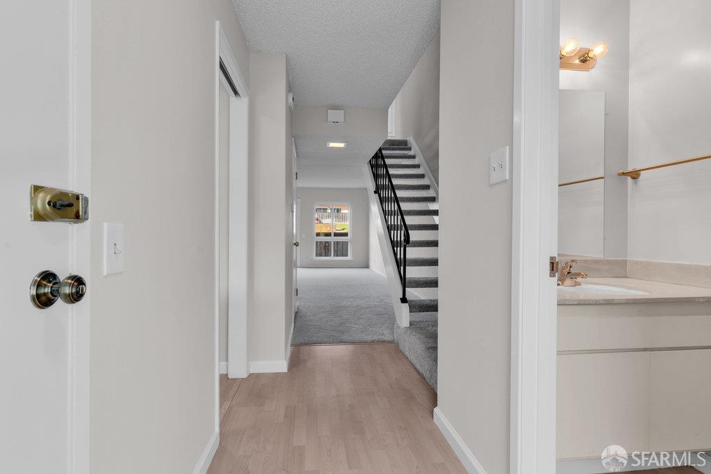 South San Francisco, California 94080, United States, 2 Bedrooms Bedrooms, ,2 BathroomsBathrooms,Residential,Active,251100