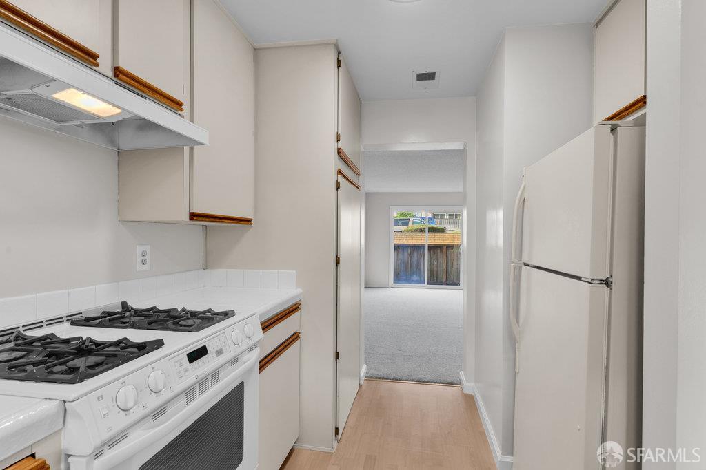 South San Francisco, California 94080, United States, 2 Bedrooms Bedrooms, ,2 BathroomsBathrooms,Residential,Active,251100