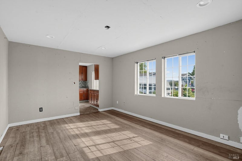 4 Woodrow Avenue