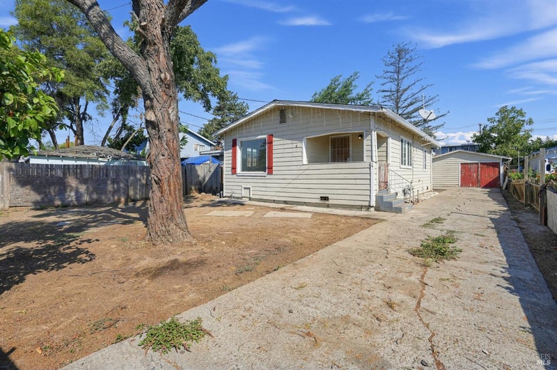 4 Woodrow Avenue