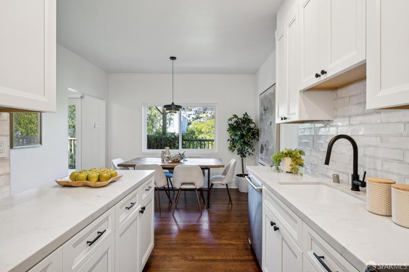 48 Caselli Avenue