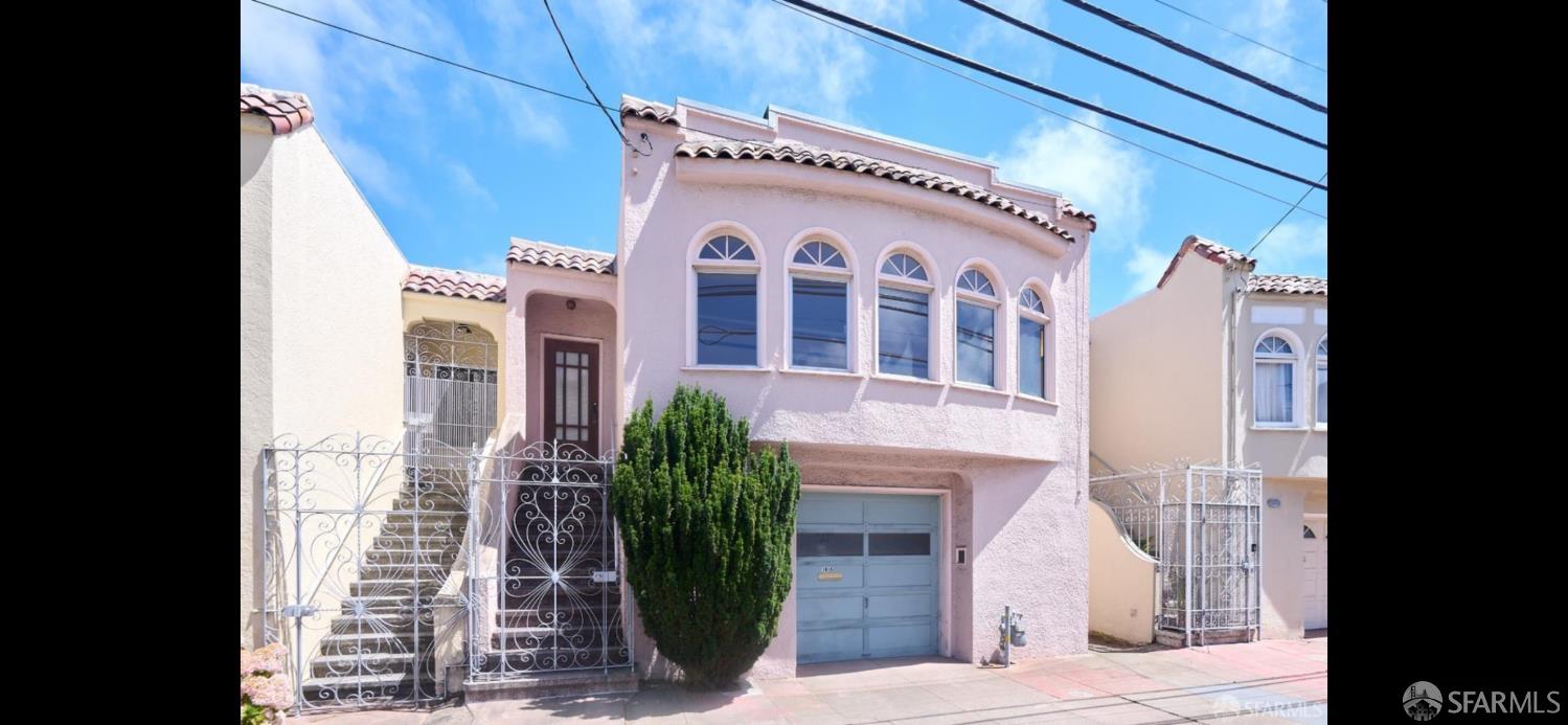 1055 Cayuga Avenue