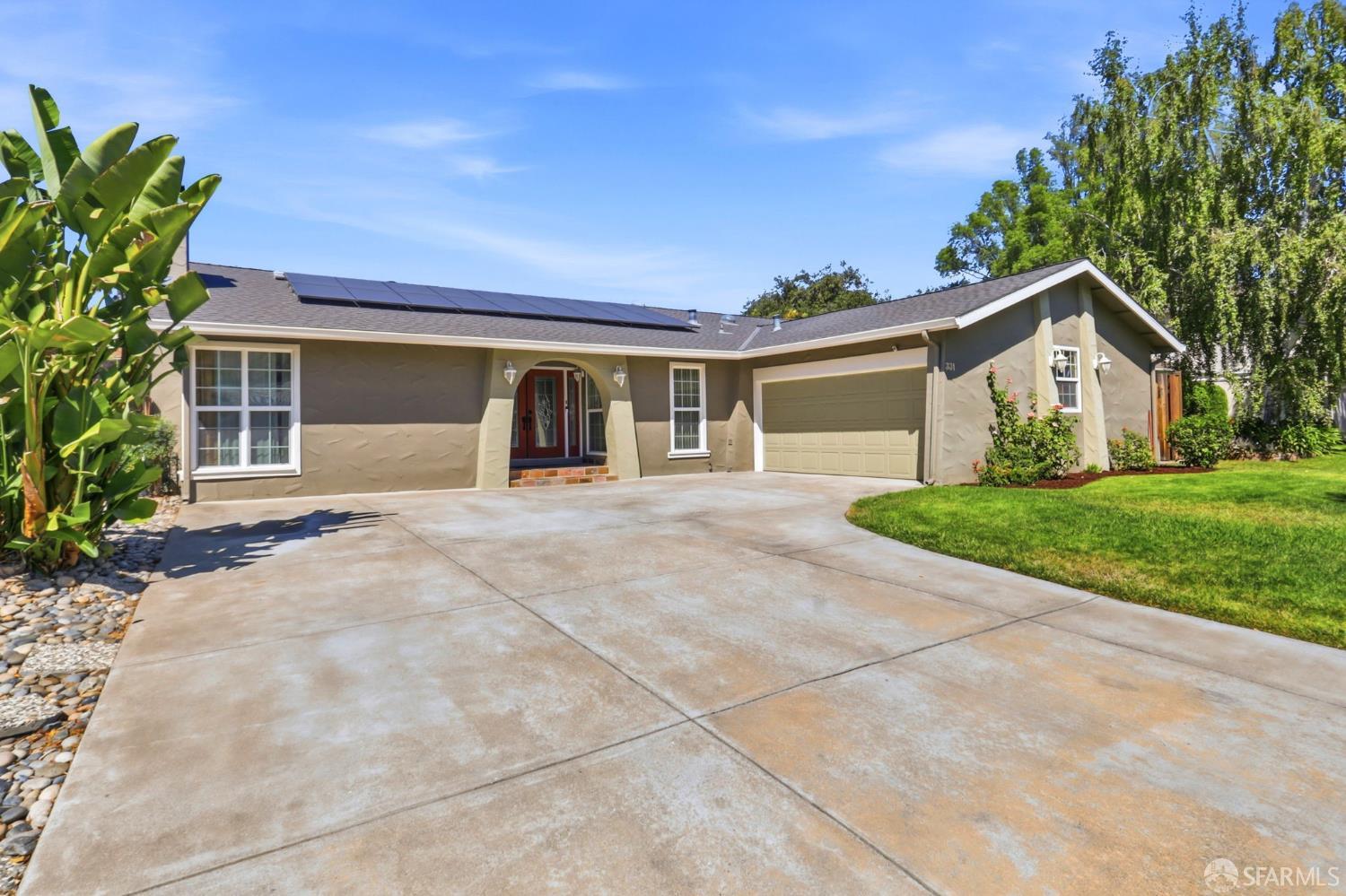 331 Los Pinos Way