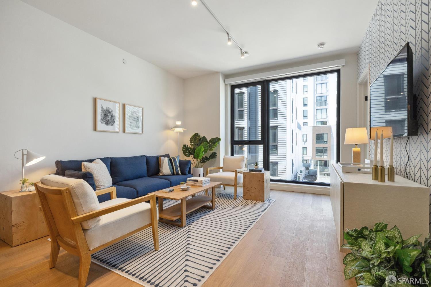 988 Harrison Street CK4