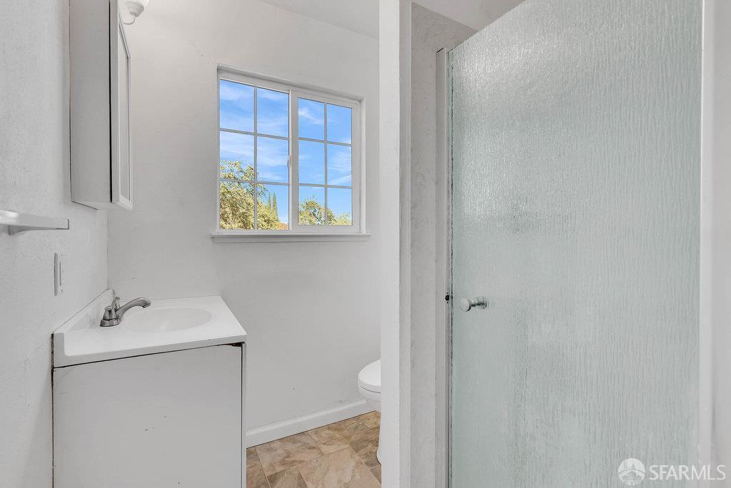 Pittsburg, California 94565, United States, 4 Bedrooms Bedrooms, ,2 BathroomsBathrooms,Residential,Pending,208895