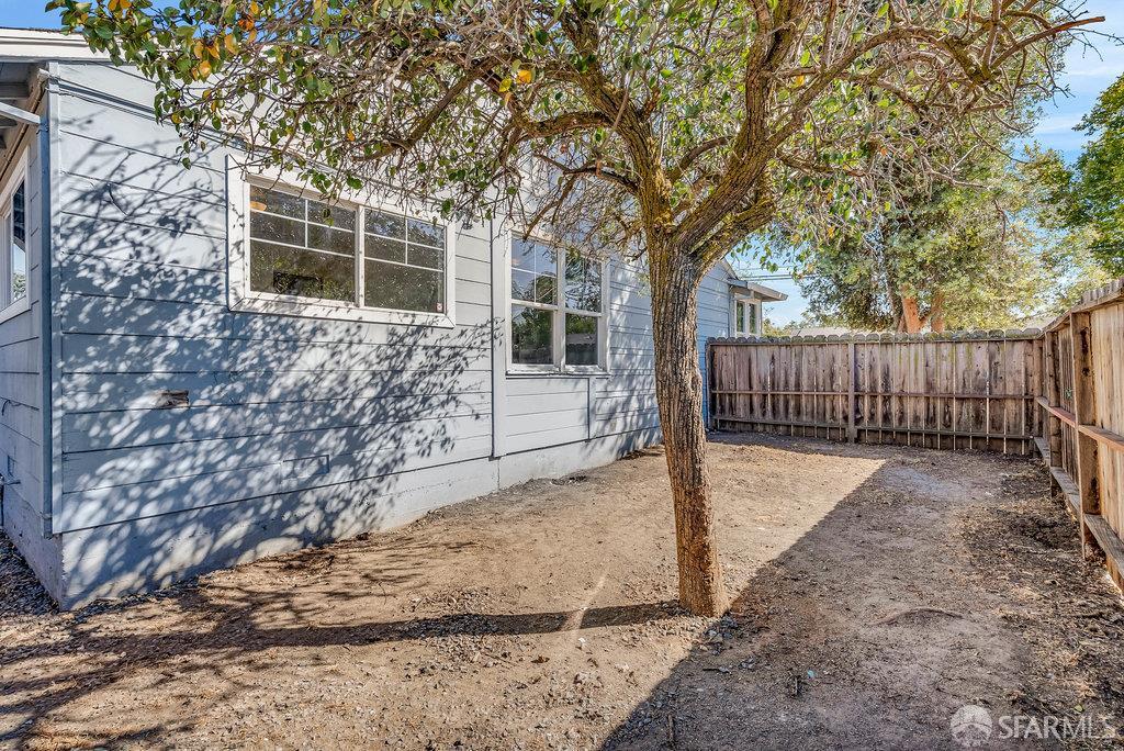 Pittsburg, California 94565, United States, 4 Bedrooms Bedrooms, ,2 BathroomsBathrooms,Residential,Pending,208895