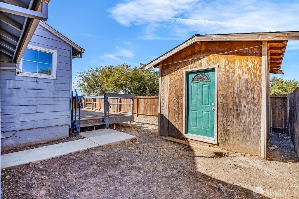 Pittsburg, California 94565, United States, 4 Bedrooms Bedrooms, ,2 BathroomsBathrooms,Residential,Pending,208895