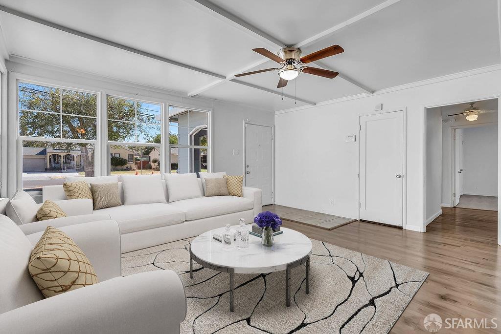 Pittsburg, California 94565, United States, 4 Bedrooms Bedrooms, ,2 BathroomsBathrooms,Residential,Pending,208895