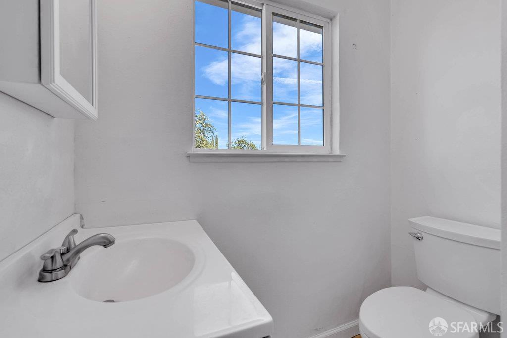 Pittsburg, California 94565, United States, 4 Bedrooms Bedrooms, ,2 BathroomsBathrooms,Residential,Pending,208895