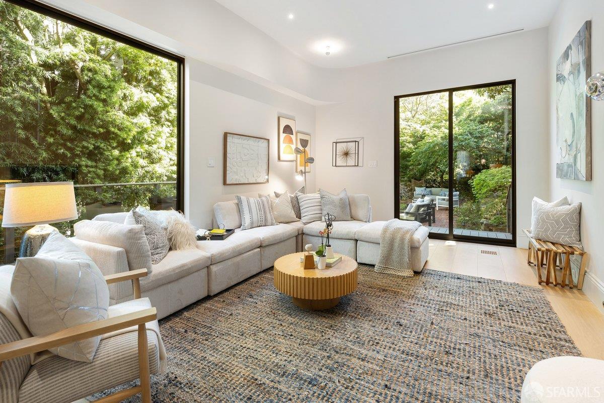 1913 Sacramento Street