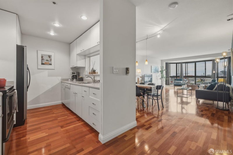 300 3rd Street 1211
