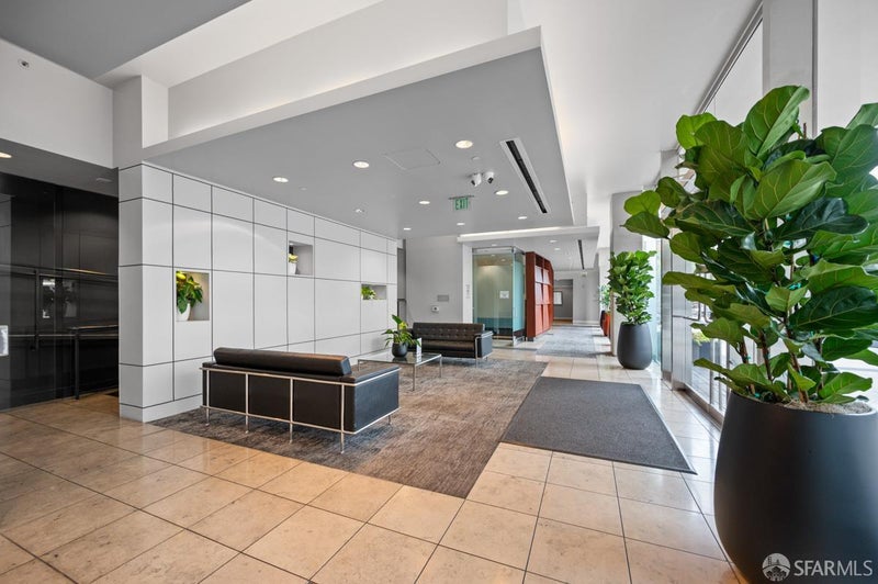 250 King Street 518
