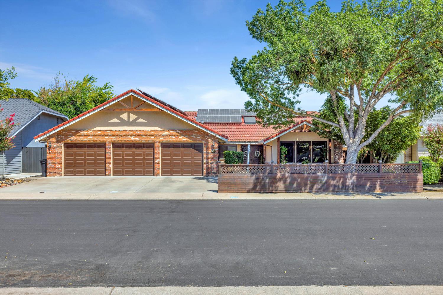 1412 Seneca Place