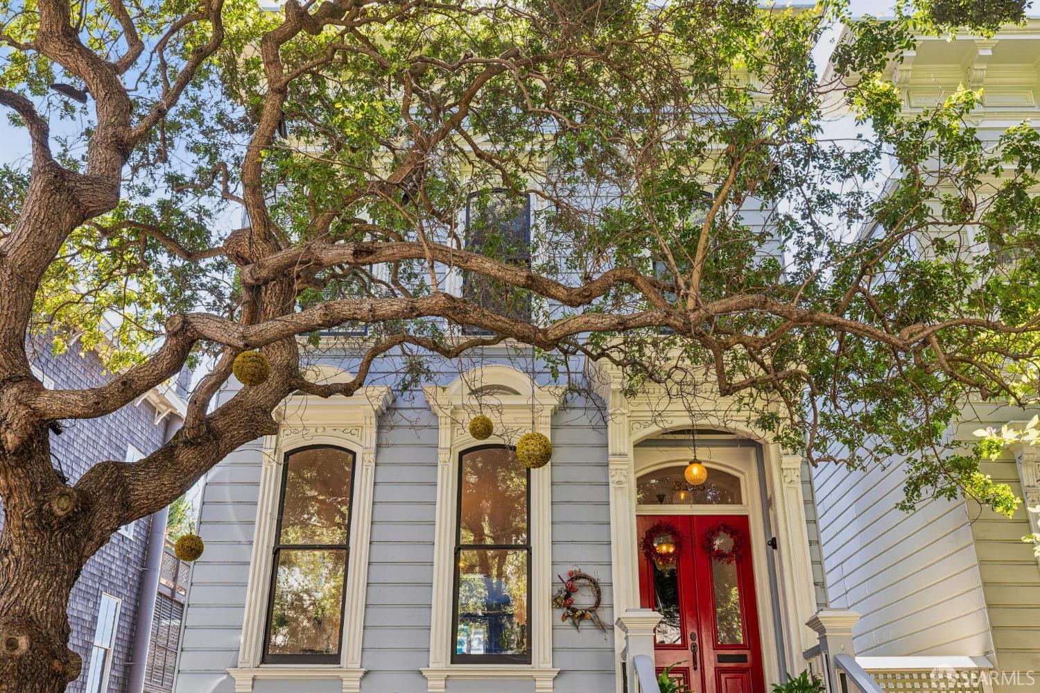2115 Bush Street