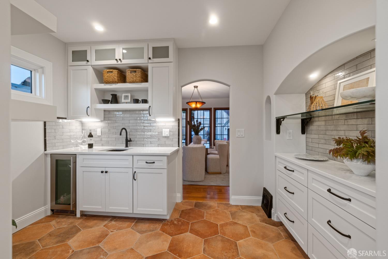 San Francisco, California 94127, United States, 4 Bedrooms Bedrooms, ,2 BathroomsBathrooms,Residential,Pending,232389