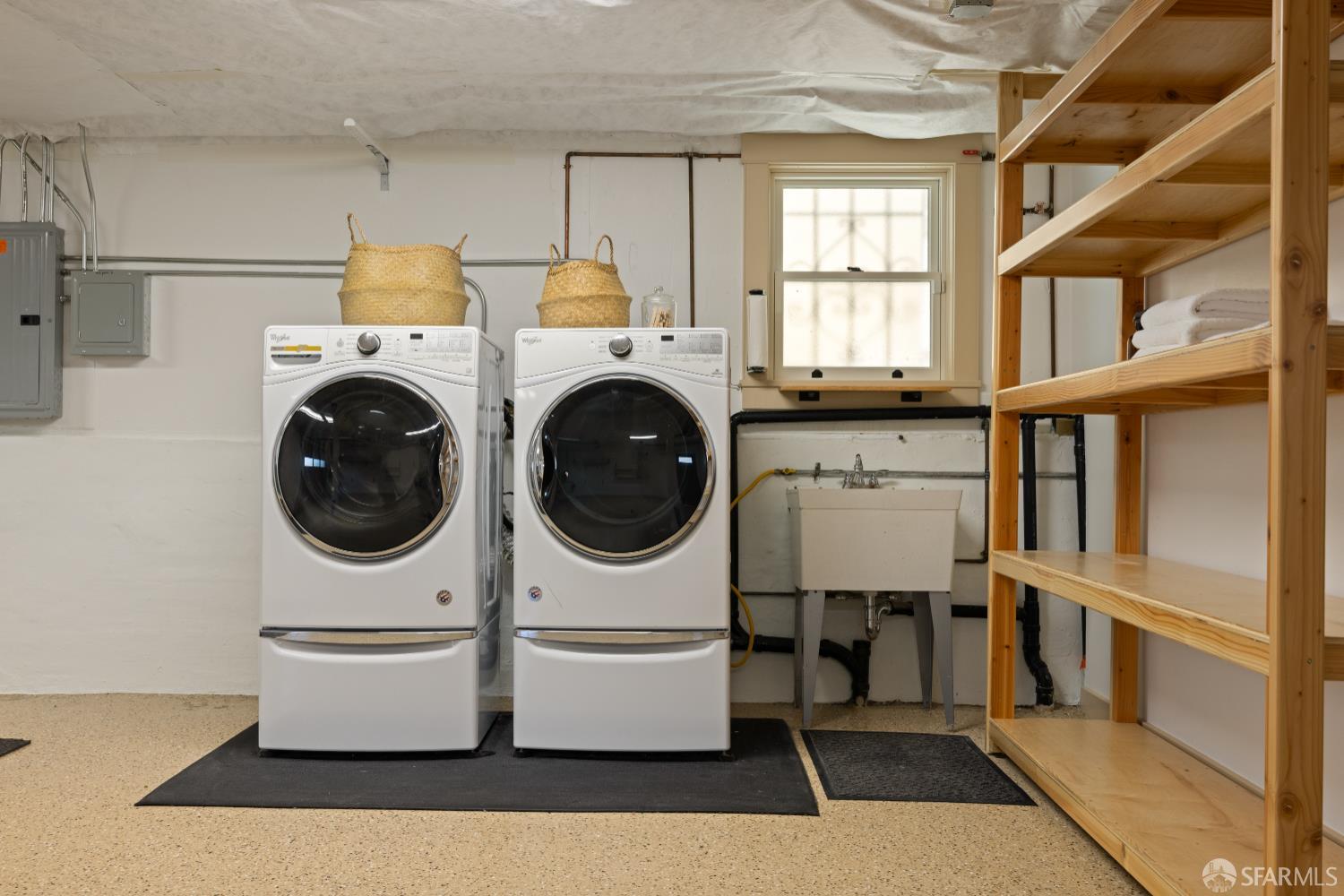 San Francisco, California 94127, United States, 4 Bedrooms Bedrooms, ,2 BathroomsBathrooms,Residential,Pending,232389