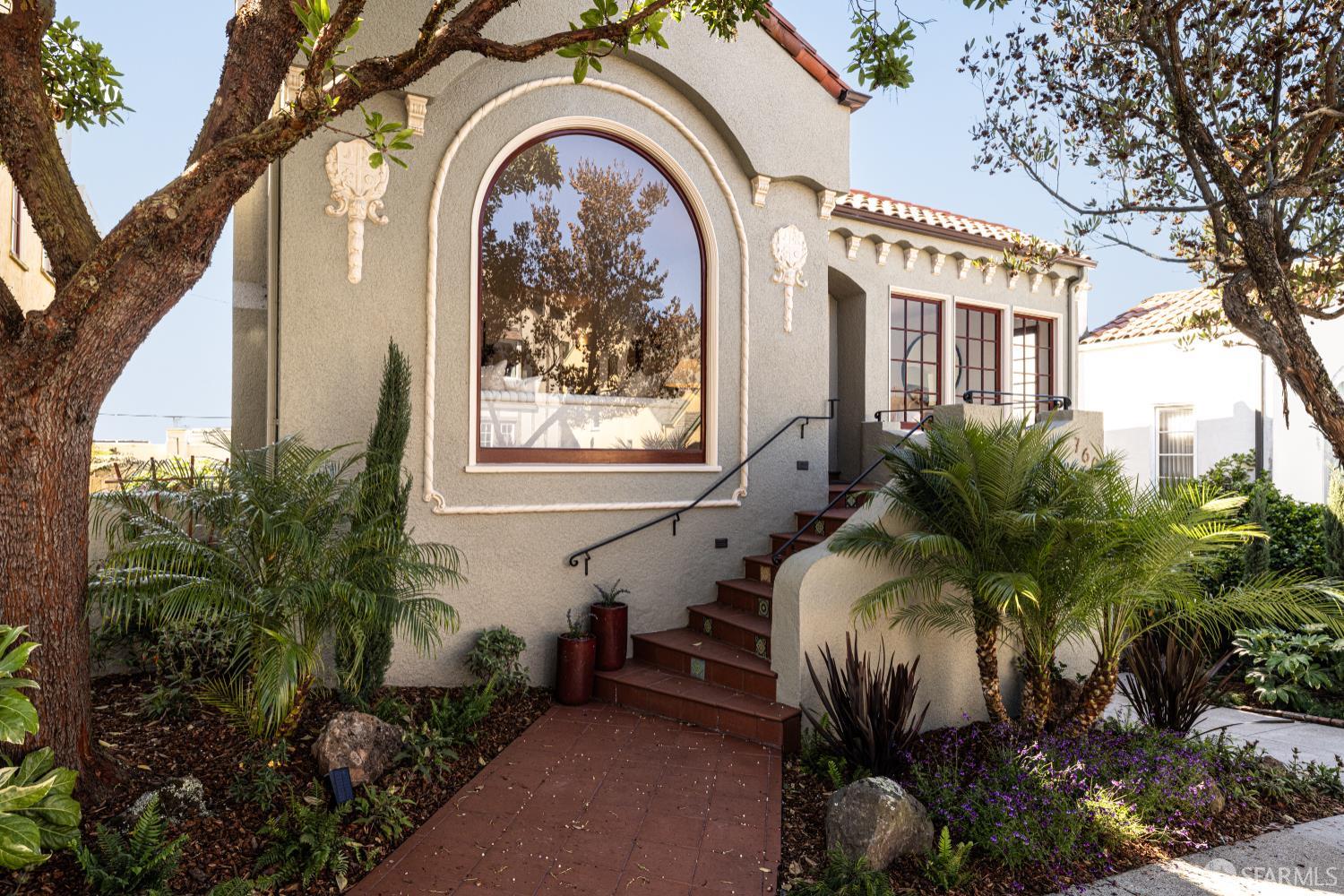 San Francisco, California 94127, United States, 4 Bedrooms Bedrooms, ,2 BathroomsBathrooms,Residential,Pending,232389