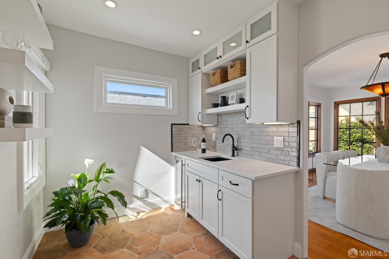 San Francisco, California 94127, United States, 4 Bedrooms Bedrooms, ,2 BathroomsBathrooms,Residential,Pending,232389