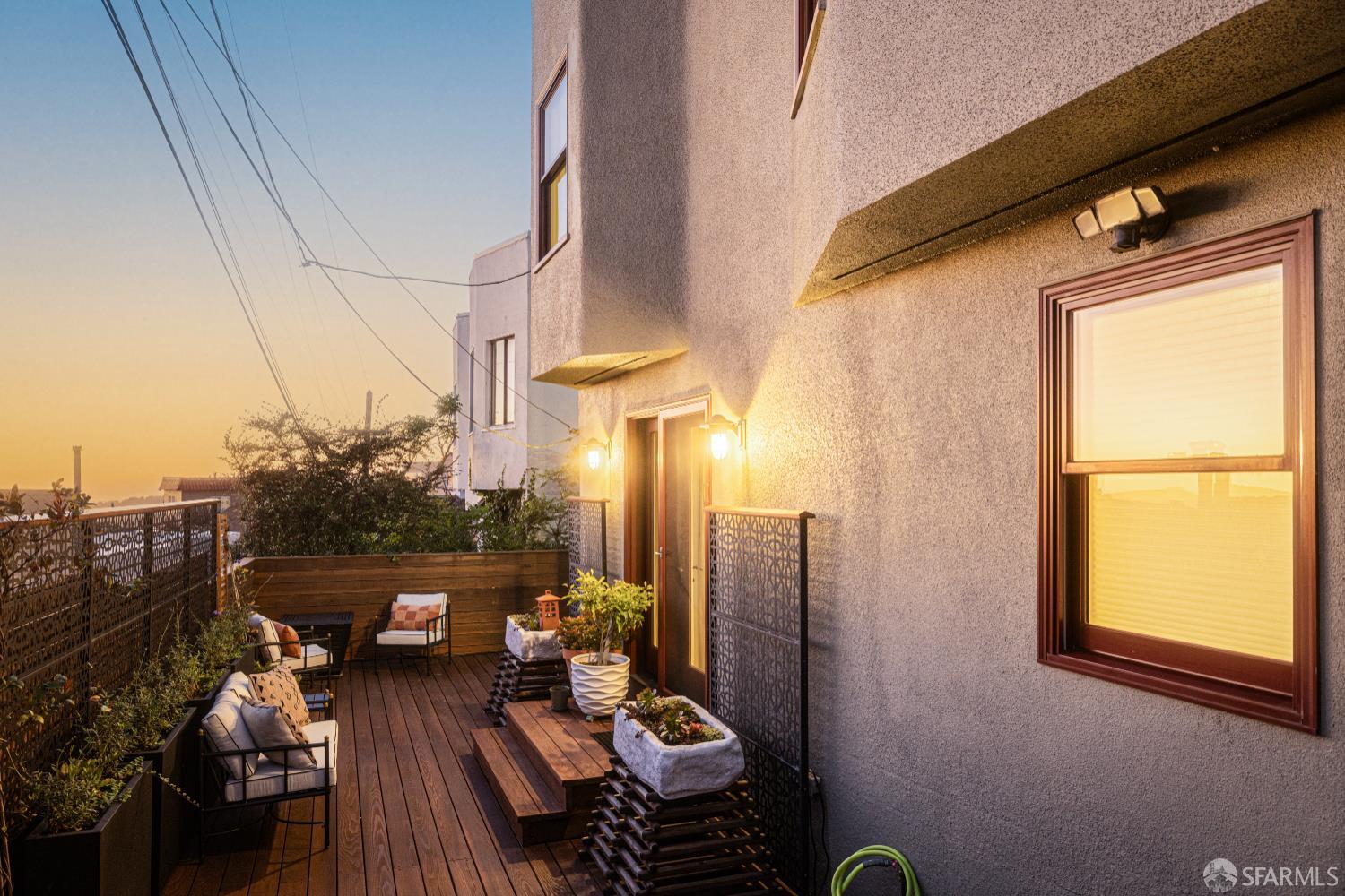 San Francisco, California 94127, United States, 4 Bedrooms Bedrooms, ,2 BathroomsBathrooms,Residential,Pending,232389