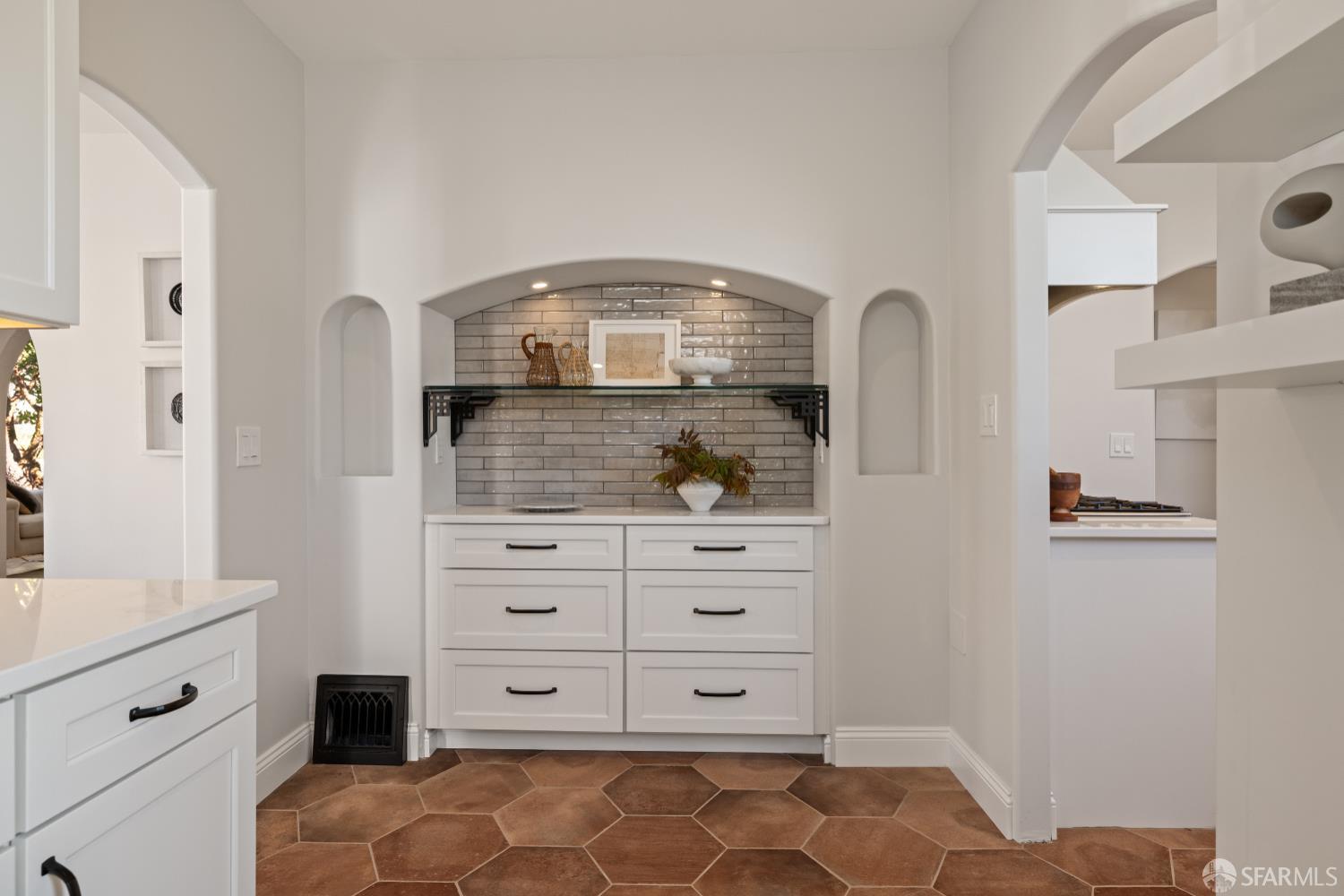 San Francisco, California 94127, United States, 4 Bedrooms Bedrooms, ,2 BathroomsBathrooms,Residential,Pending,232389