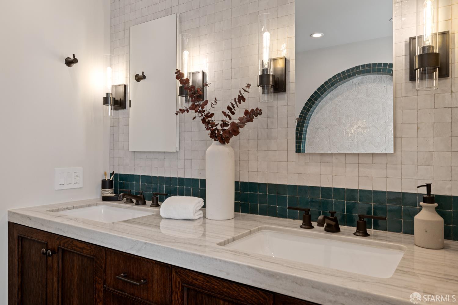 San Francisco, California 94127, United States, 4 Bedrooms Bedrooms, ,2 BathroomsBathrooms,Residential,Pending,232389