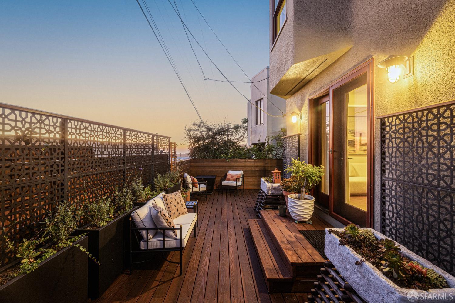 San Francisco, California 94127, United States, 4 Bedrooms Bedrooms, ,2 BathroomsBathrooms,Residential,Pending,232389