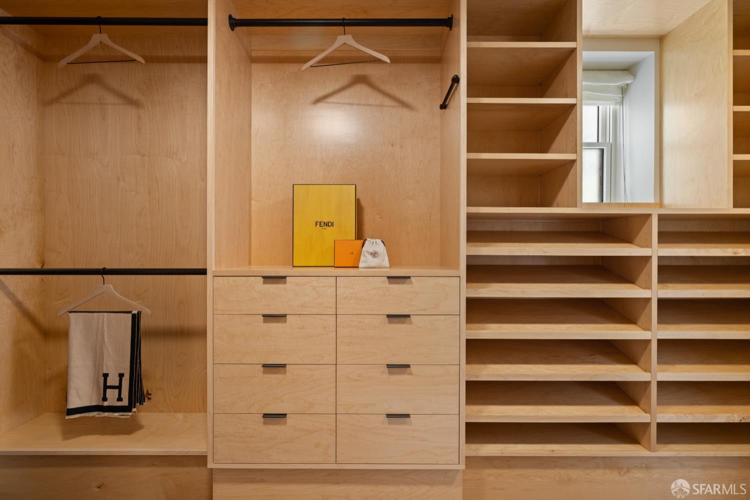 San Francisco, California 94127, United States, 4 Bedrooms Bedrooms, ,2 BathroomsBathrooms,Residential,Pending,232389