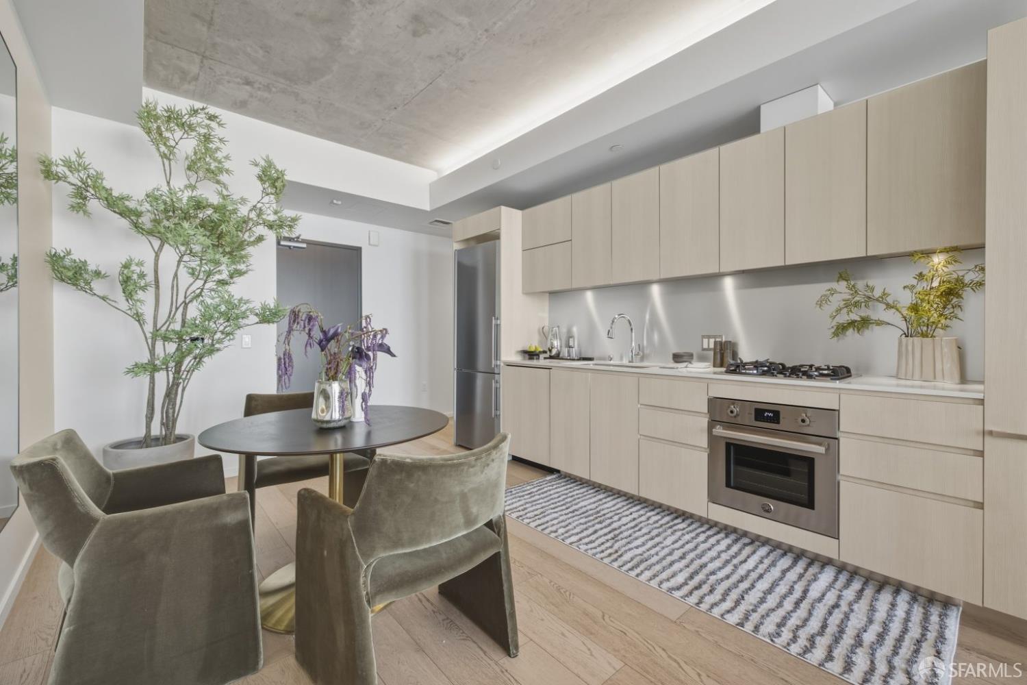 338 Potrero Avenue 806