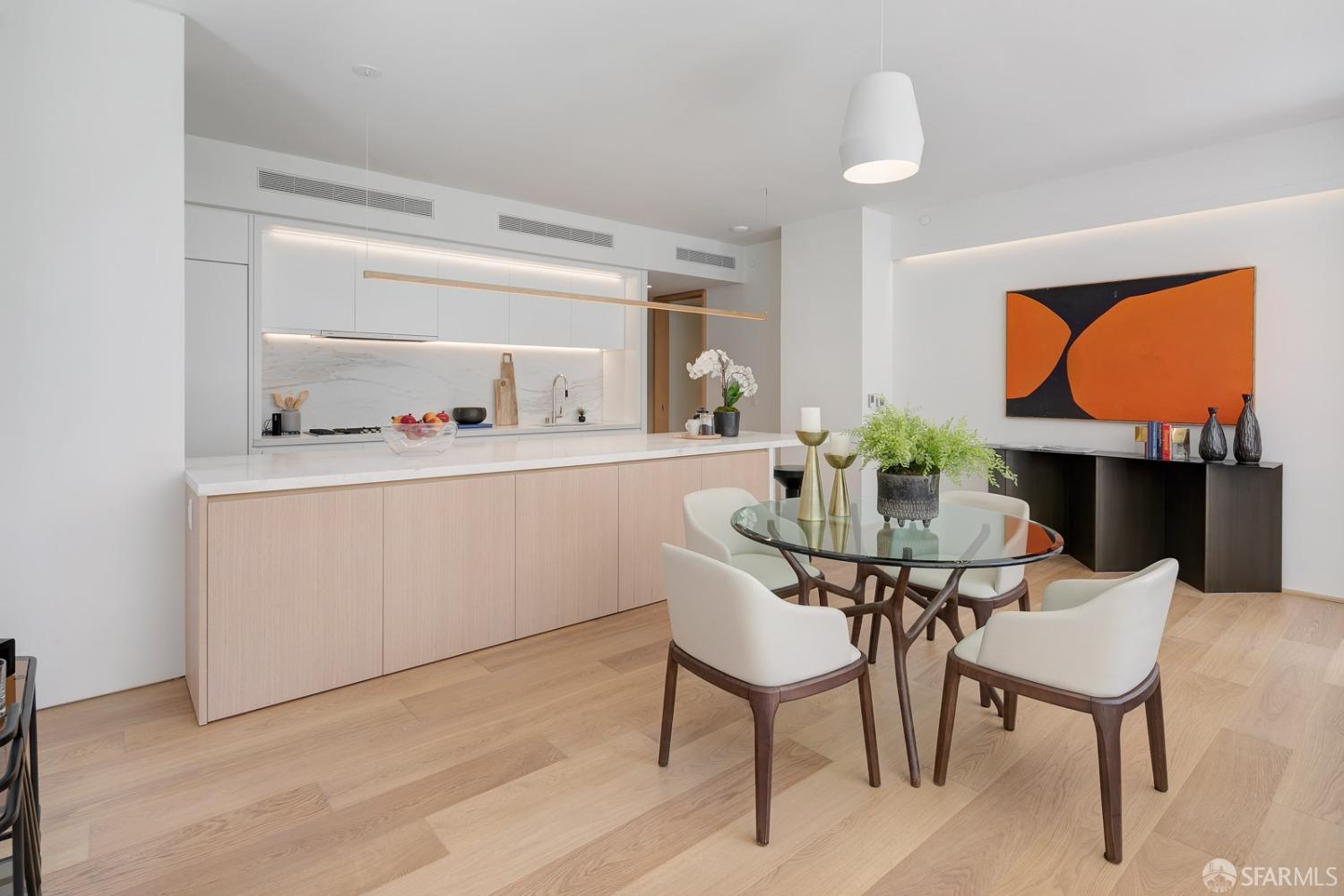 1 Steuart Lane 605