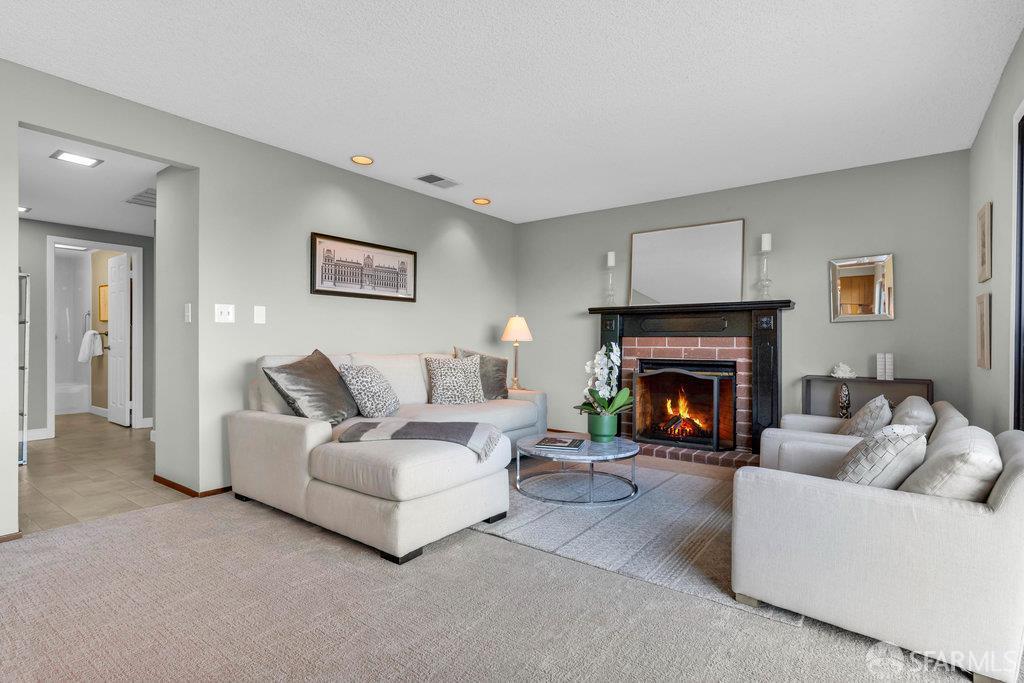 San Ramon, California 94583, United States, 4 Bedrooms Bedrooms, ,3 BathroomsBathrooms,Residential,Active,254073