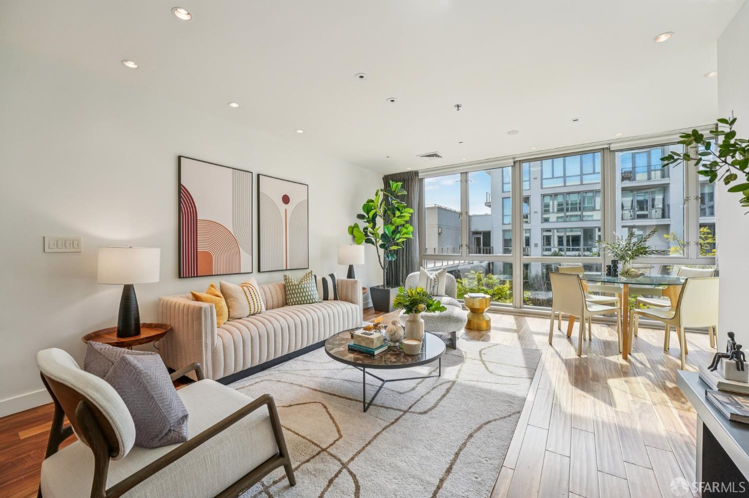 255 Berry Street 512