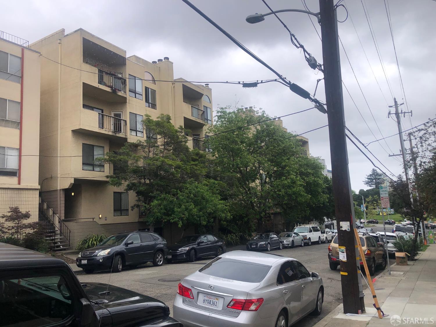 320 Park View Terrace 207, Oakland CA 94610