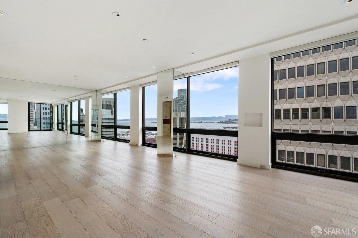 611 Washington Street 2305