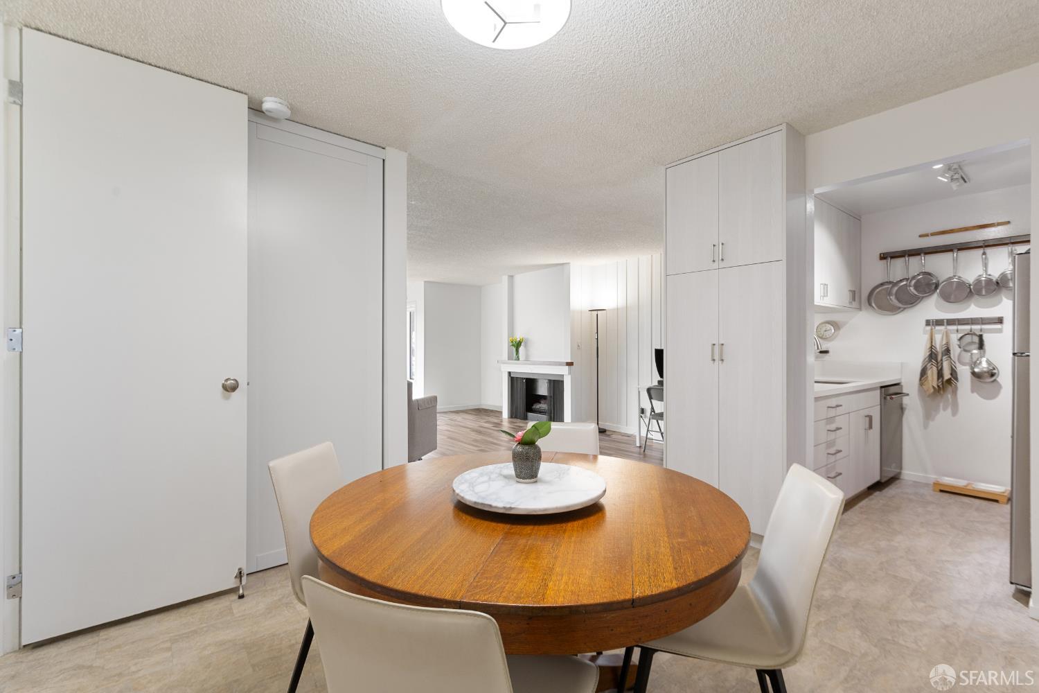 65 Ora Way 103C
