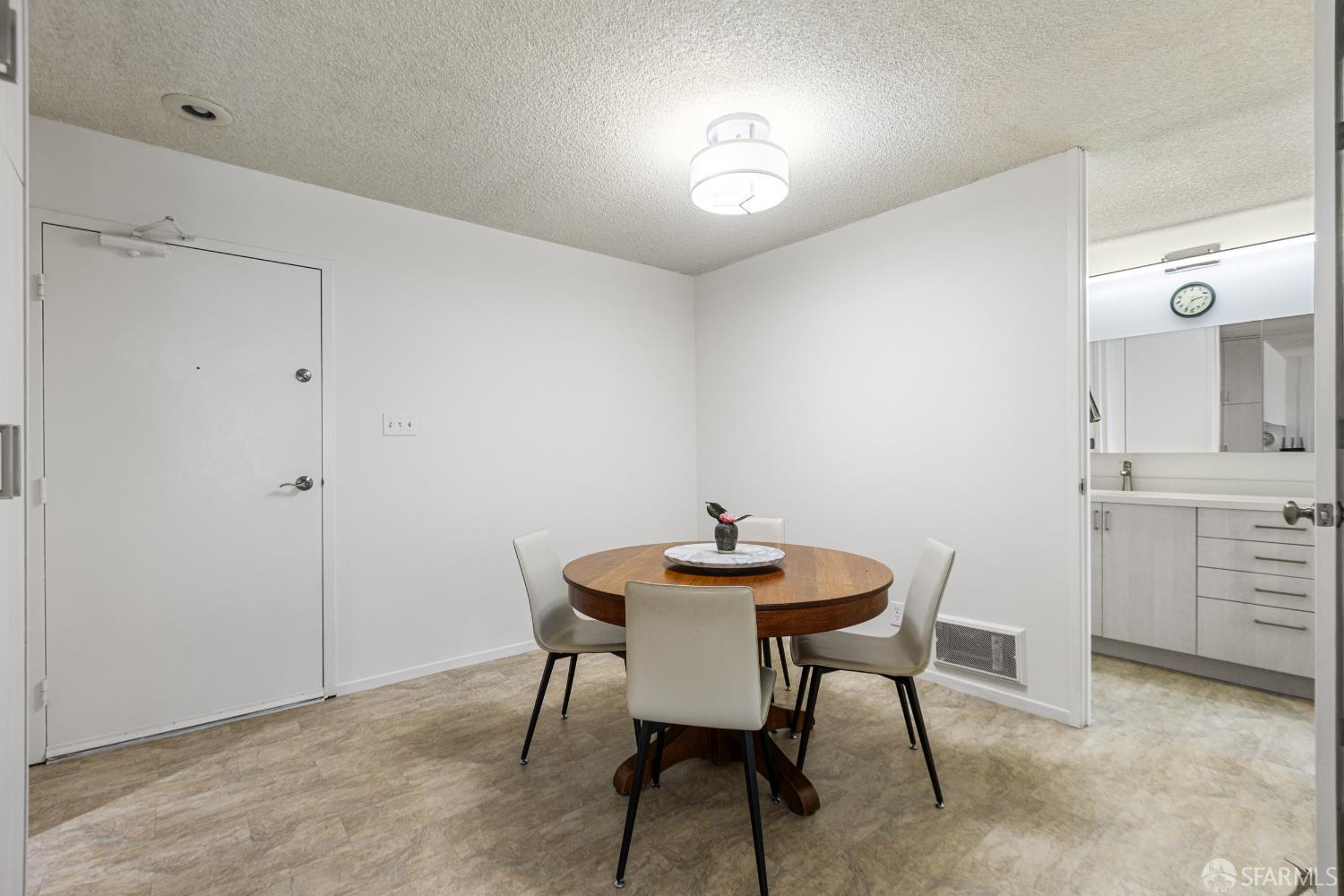 65 Ora Way 103C