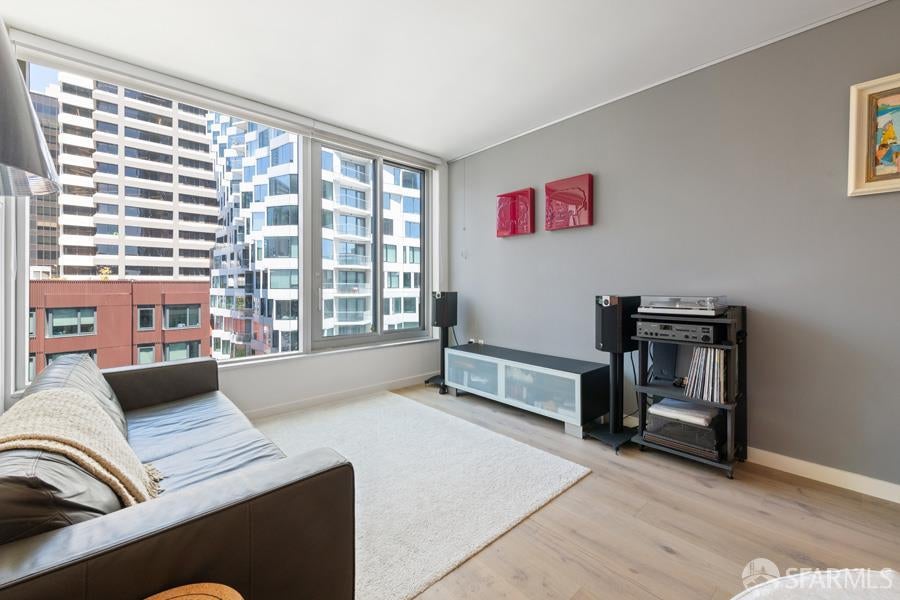 318 Spear Street 8H
