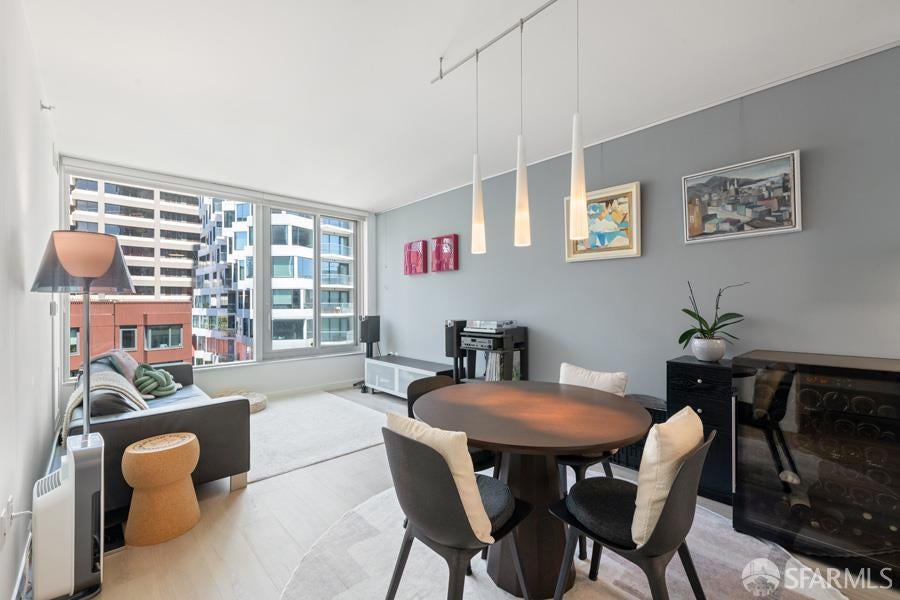 318 Spear Street 8H