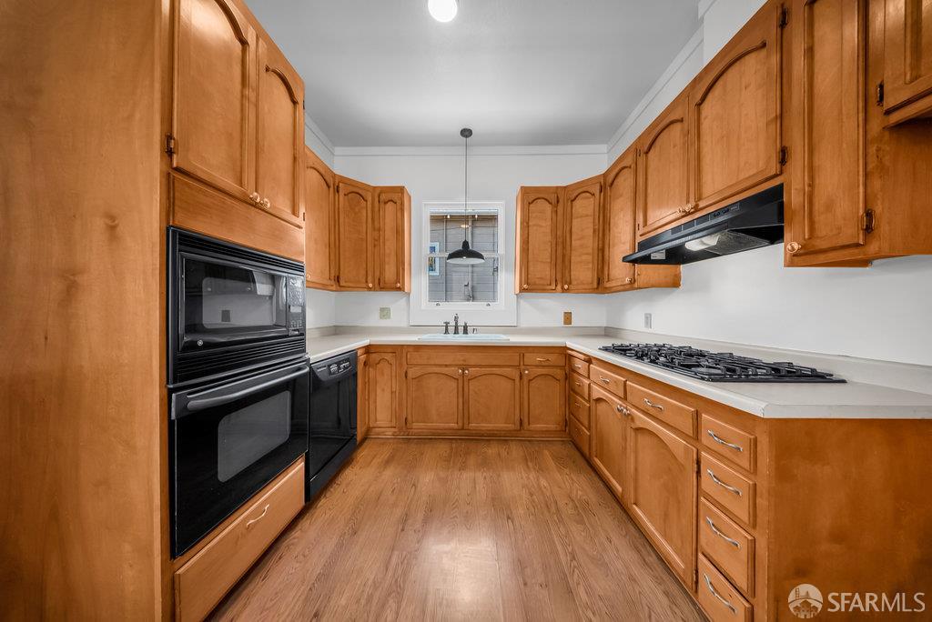 Alameda, California 94501, United States, 1 Bedroom Bedrooms, ,3 BathroomsBathrooms,Residential,Active,168041