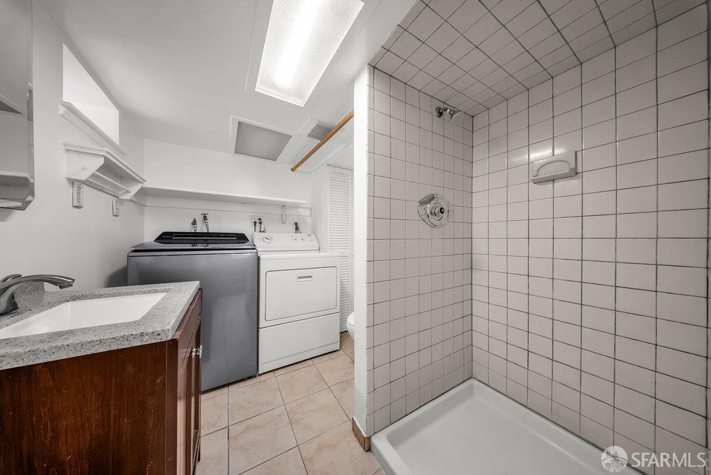 Alameda, California 94501, United States, 1 Bedroom Bedrooms, ,3 BathroomsBathrooms,Residential,Active,168041