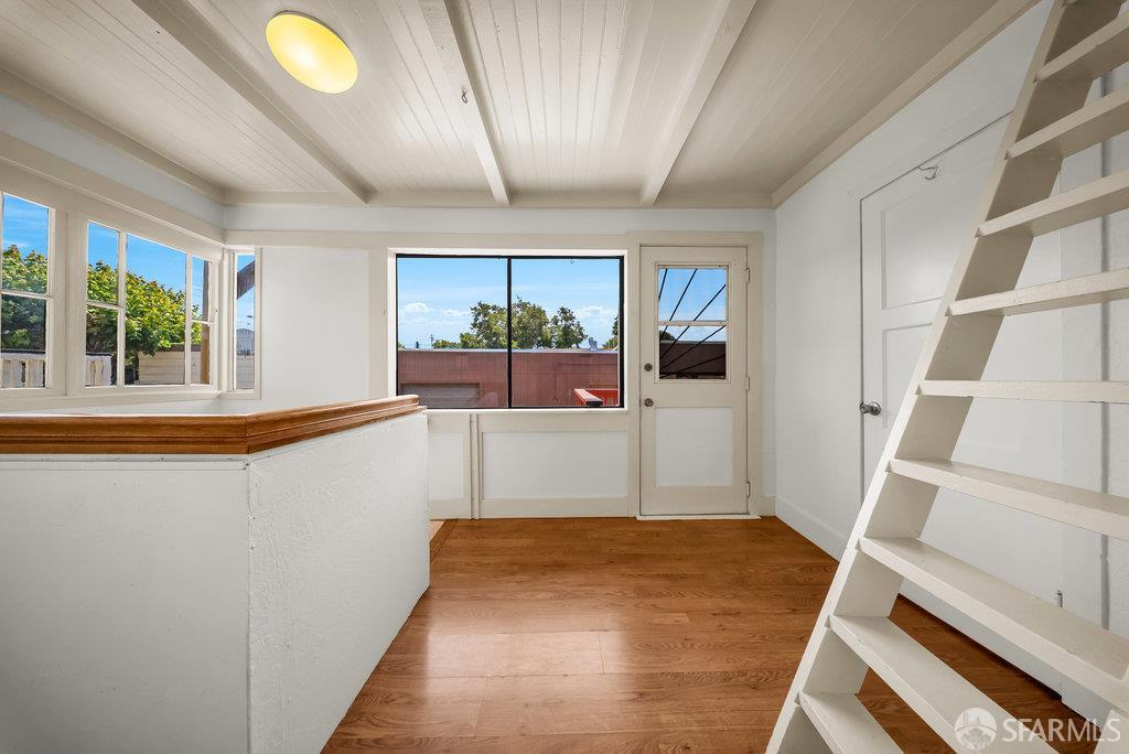 Alameda, California 94501, United States, 1 Bedroom Bedrooms, ,3 BathroomsBathrooms,Residential,Active,168041