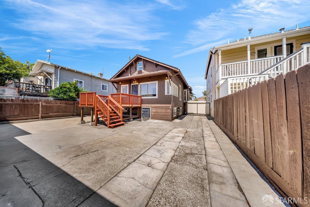 Alameda, California 94501, United States, 1 Bedroom Bedrooms, ,3 BathroomsBathrooms,Residential,Active,168041