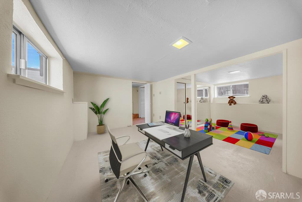 Alameda, California 94501, United States, 1 Bedroom Bedrooms, ,3 BathroomsBathrooms,Residential,Active,168041