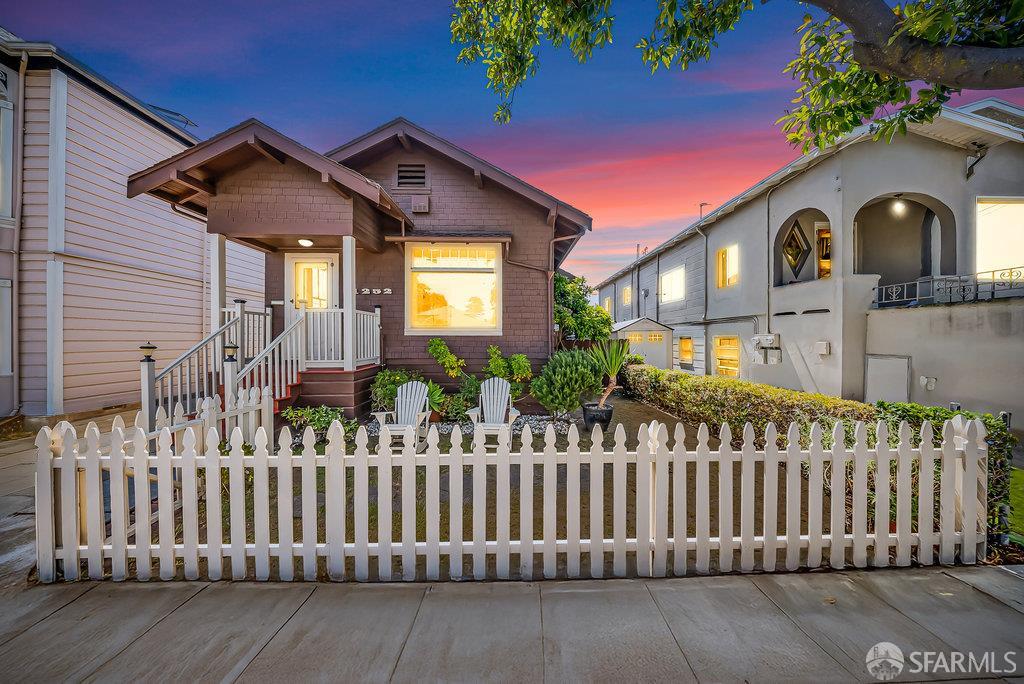 Alameda, California 94501, United States, 1 Bedroom Bedrooms, ,3 BathroomsBathrooms,Residential,Active,168041